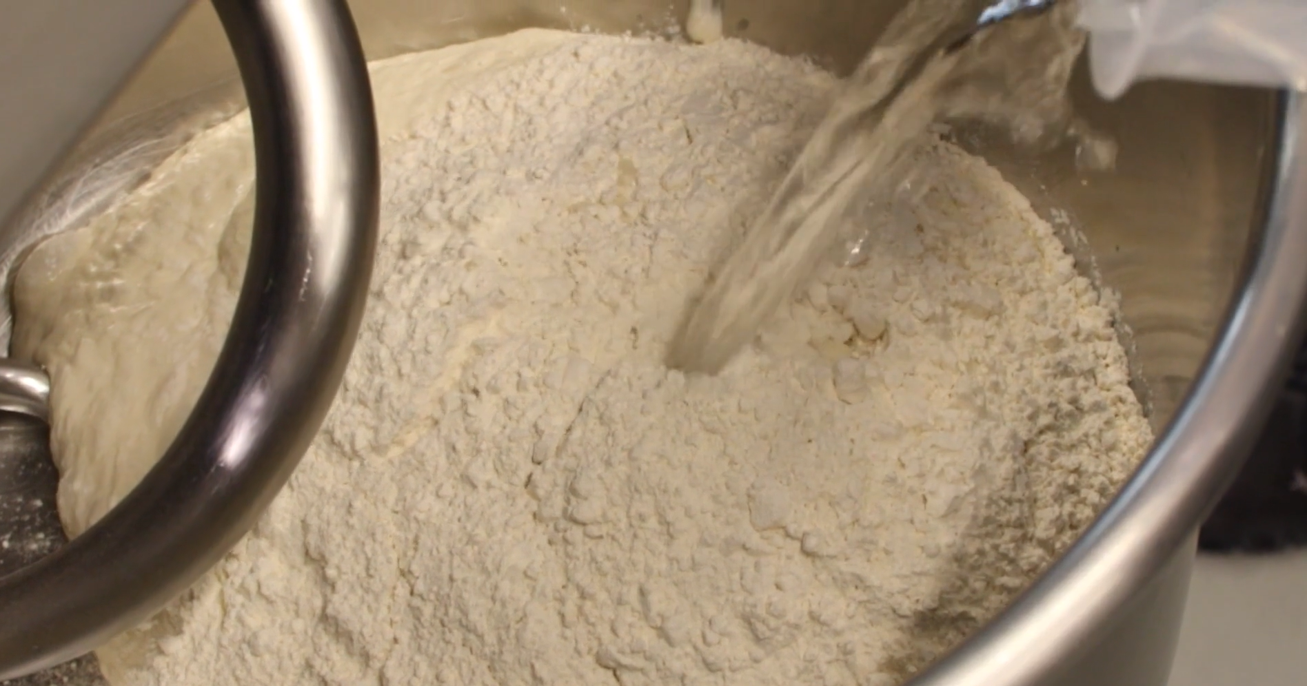 Richemontplus_BA_Focaccia_autolyse