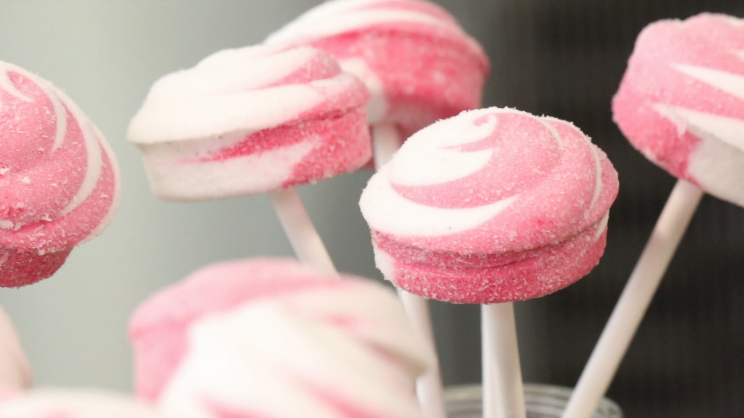 Marshmallows Himbeer‑Vanille – hausgemacht, luftig und feinfriand aus dem Onlinekurs bei richemontplus.com