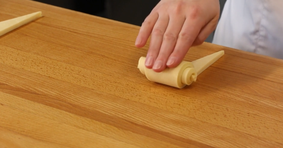 richemontplus-Sauerteig_Croissant-aufarbeiten