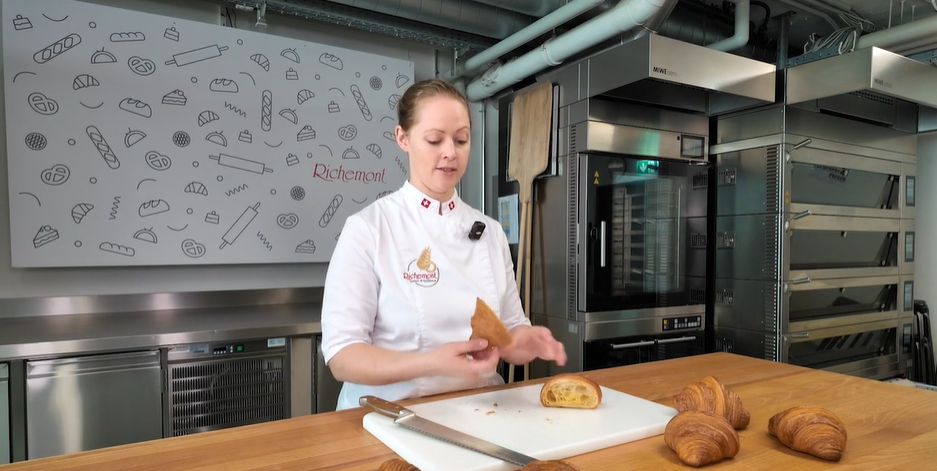 richemontplus-Sauerteig_Croissant-degustation