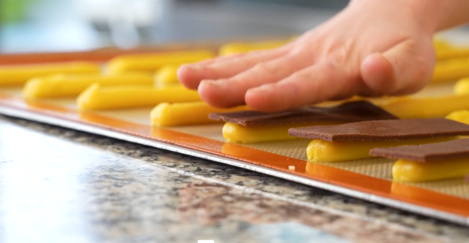 richemontplus-cassis-eclair-backen