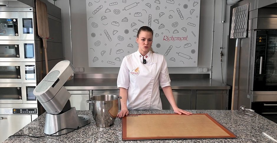 richemontplus-cassis-eclair-craquelin-herstellen