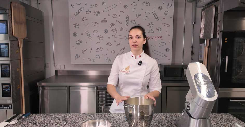 richemontplus_kurse-KO-kirschtorte_mandelbiscuit