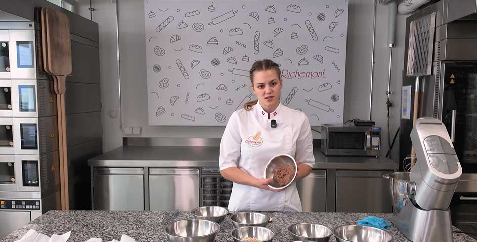 richemontplus_kurse-KO-pfirsich-pekan-torte_biscuit