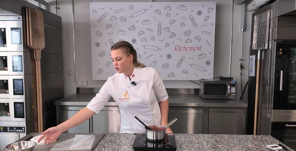 richemontplus_kurse-KO-pfirsich-pekan-torte_einlage