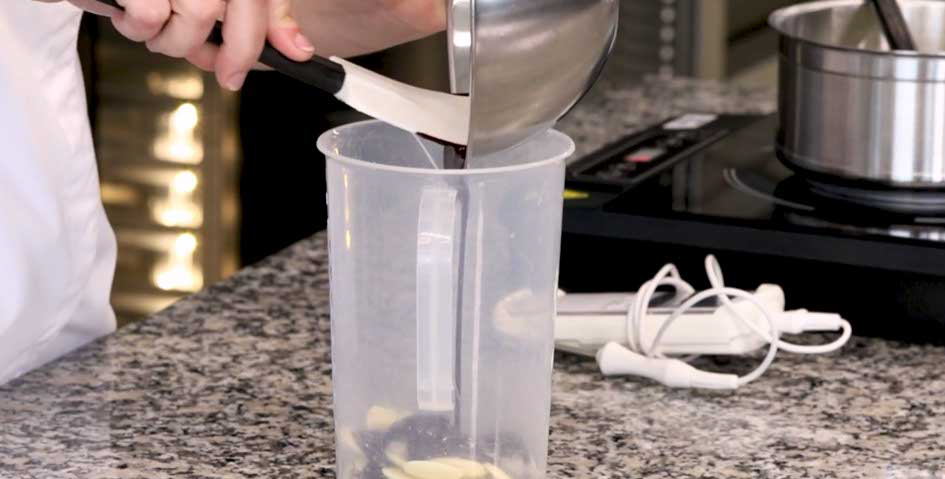 richemontplus_kurse-KO-pfirsich-pekan-torte_glasur-