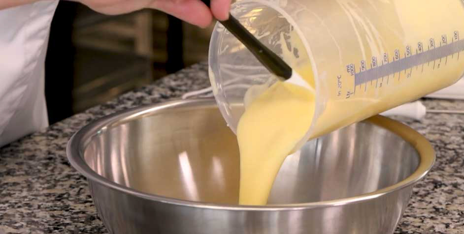 richemontplus_kurse-KO-pfirsich-pekan-torte_mousse