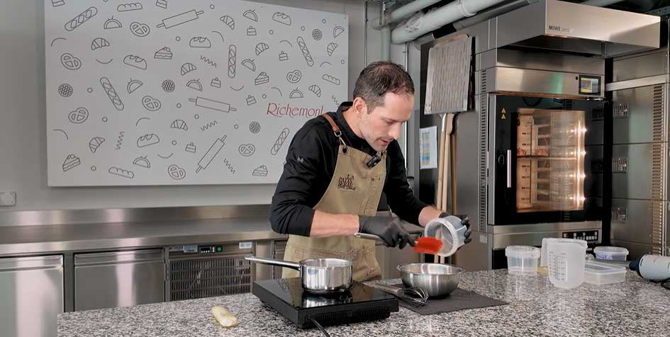 richemontplus_kurse-KO-tourtiere-surcree_vanillesauce