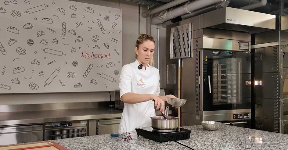 richemontplus_kurse_KO-Holunder-Patisserie-schokoladenglasur