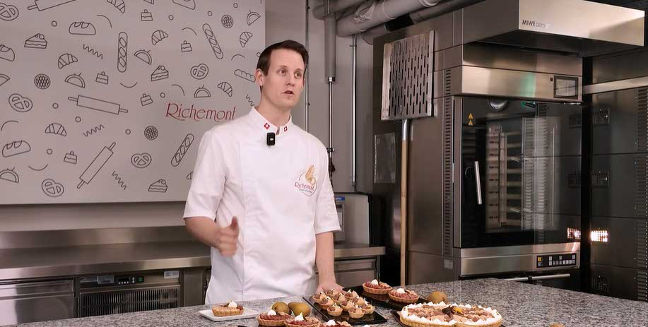 richemontplus_kurse-KO-birnen-tartelettes-degustation