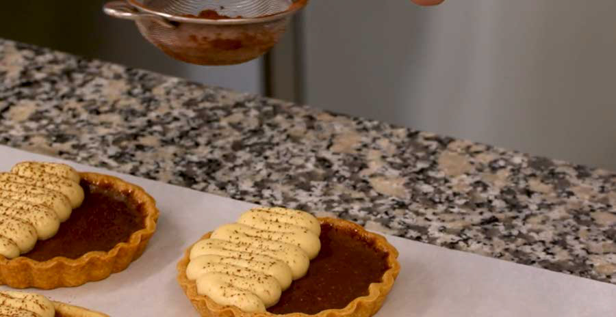 richemontplus_kurse-KO-birnen-tartelettes-fertigstellen