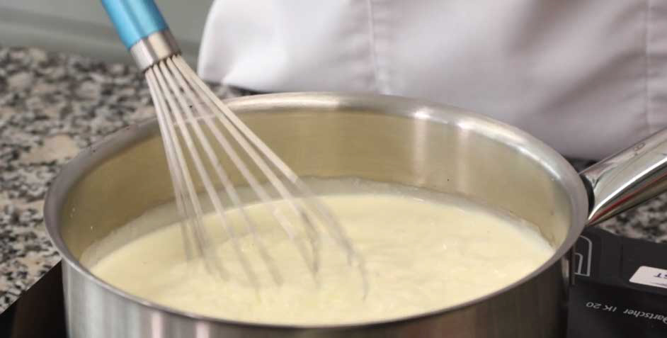 richemontplus_kurse-KO-schokoladen-bananen-tartelettes_vanille-chantilli