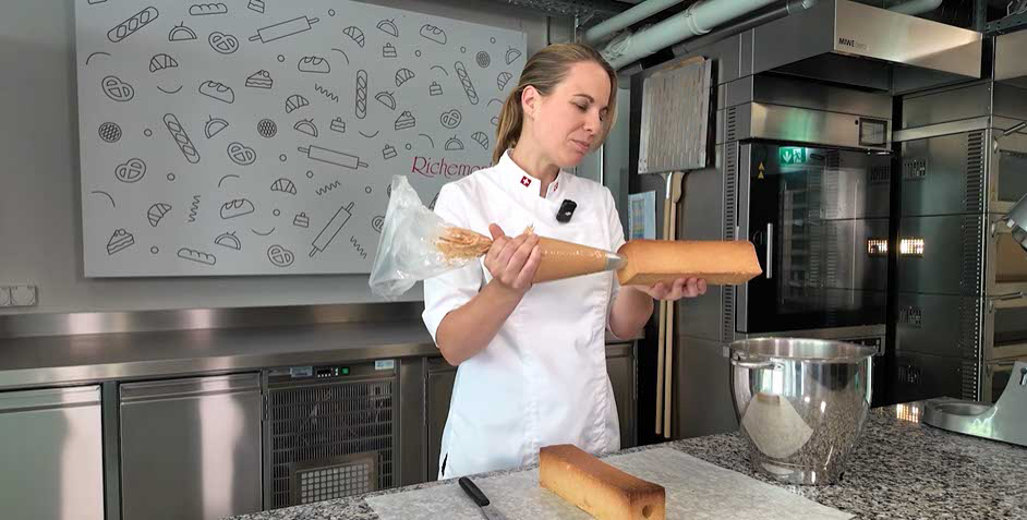 richemontplus_kurse-KO-travel-cake_fertigstellen