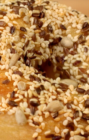 Luftiger Bagel mit Sesam‑Topping – Onlinekurs bei richemontplus.com