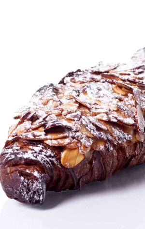 Sachbezeichnung Buttergipfel mit Mandel-Rum-Füllung, Konditorei, David Schmid