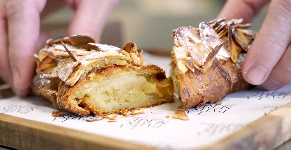 richemontplus_kurse-KO-croissant-aux-aumandes_degustation