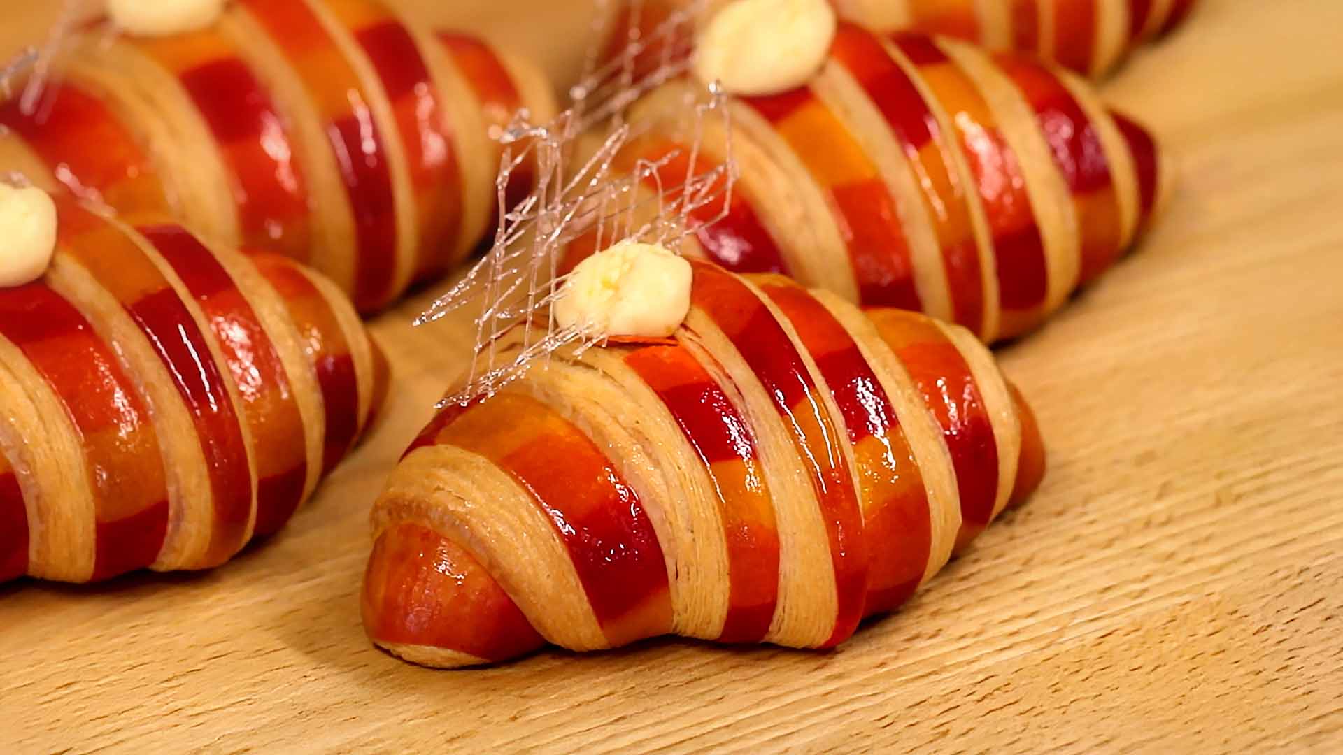 Richemontplus_BA_Croissants_dreifarbig_R