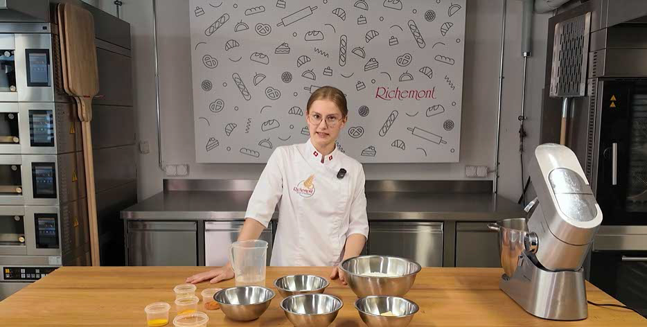 richemontplus_kurse-BA-croissant-dreifarbig_Croissantteig